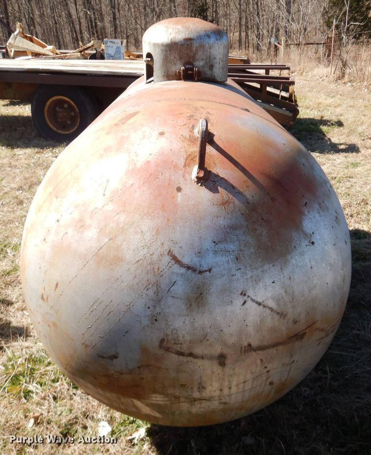 image for item GG9468 1950 propane tank