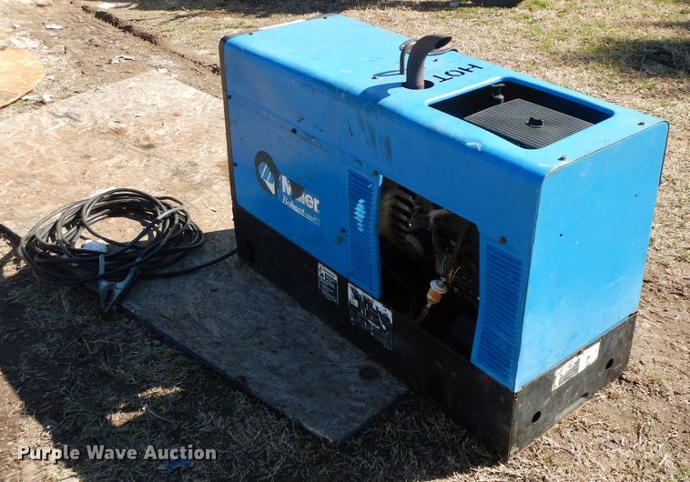 image for item GG9472 Miller Bobcat 225 welder