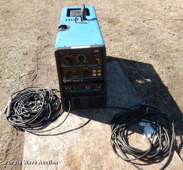 image for item GG9472 Miller Bobcat 225 welder
