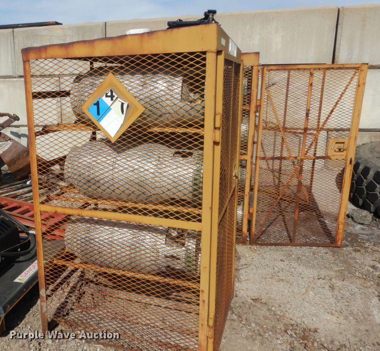 image for item GT9633 (13) propane tanks