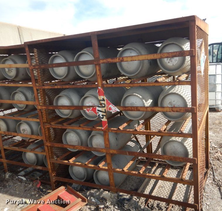 image for item GT9633 (13) propane tanks