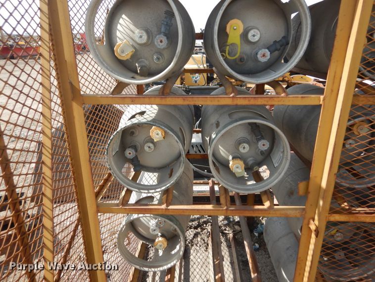 image for item GT9633 (13) propane tanks
