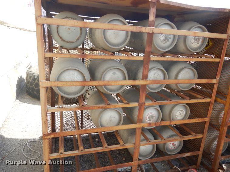 image for item GT9634 (13) propane tanks