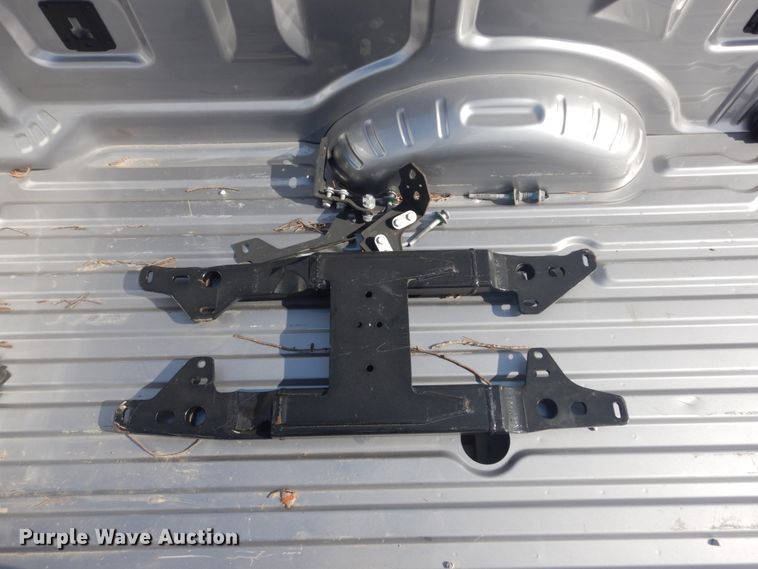 image for item GT9635 2020 Ford F350 pickup truck bed