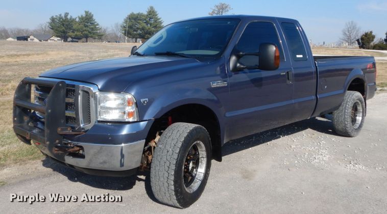 image for item GT9655 2005 Ford F250 Super Duty XLT  SuperCab pickup truck