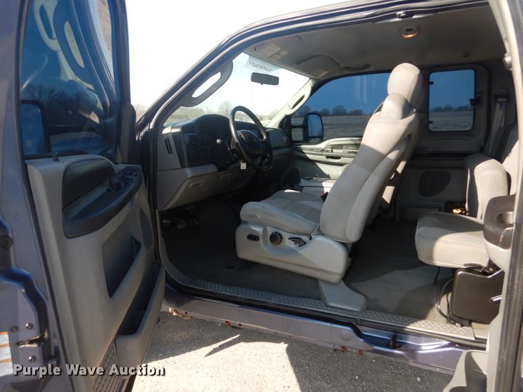 image for item GT9655 2005 Ford F250 Super Duty XLT  SuperCab pickup truck