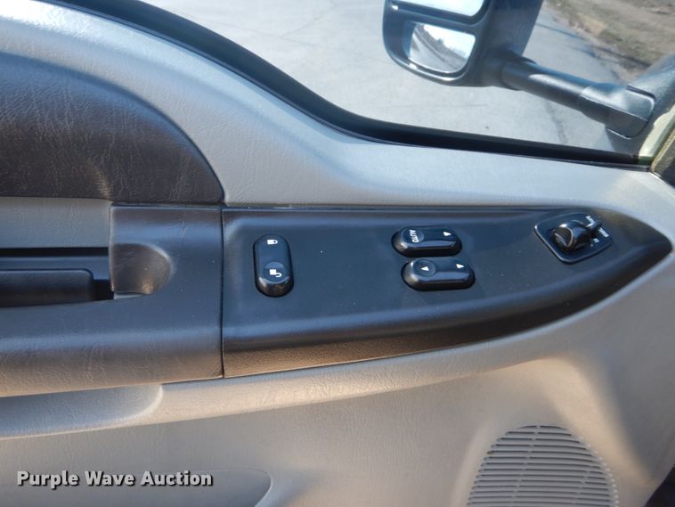 image for item GT9655 2005 Ford F250 Super Duty XLT  SuperCab pickup truck