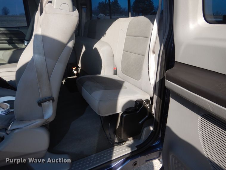 image for item GT9655 2005 Ford F250 Super Duty XLT  SuperCab pickup truck