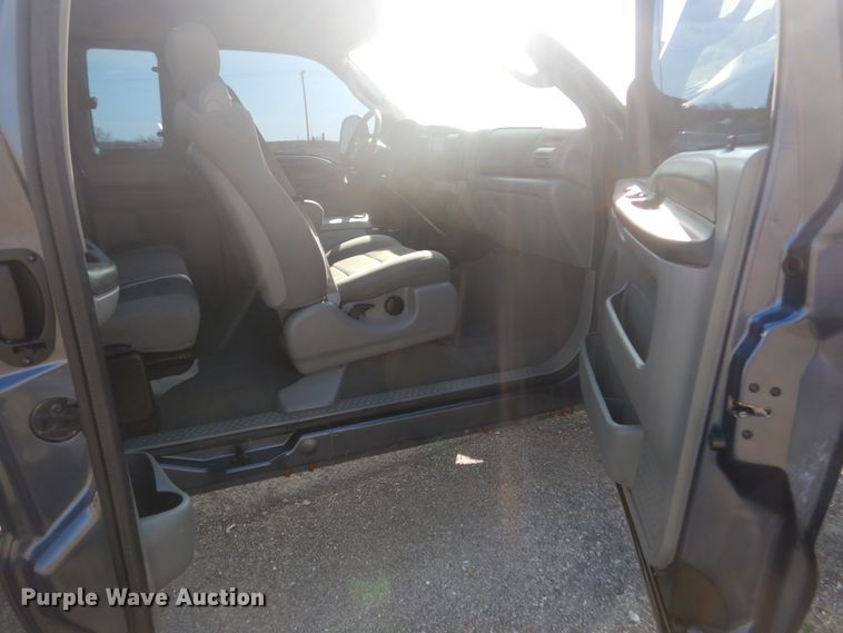 image for item GT9655 2005 Ford F250 Super Duty XLT  SuperCab pickup truck