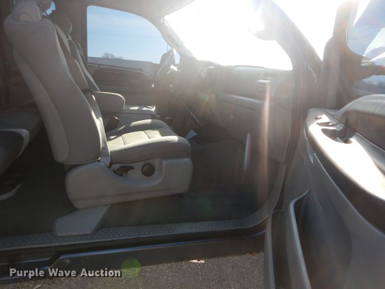 image for item GT9655 2005 Ford F250 Super Duty XLT  SuperCab pickup truck