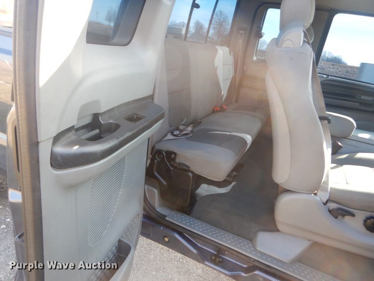 image for item GT9655 2005 Ford F250 Super Duty XLT  SuperCab pickup truck