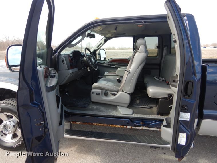 image for item GT9658 2006 Ford F250 Super Duty Lariat  SuperCab pickup truck