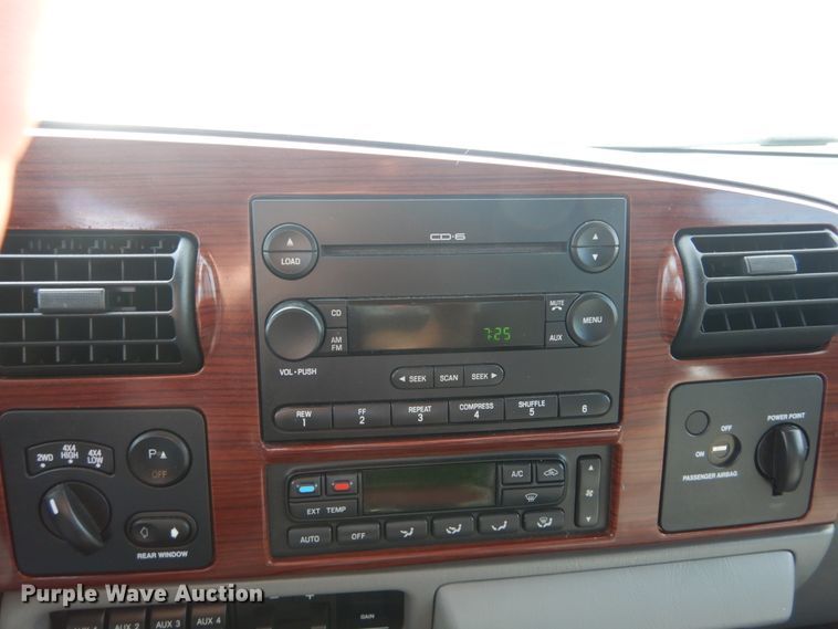 image for item GT9658 2006 Ford F250 Super Duty Lariat  SuperCab pickup truck