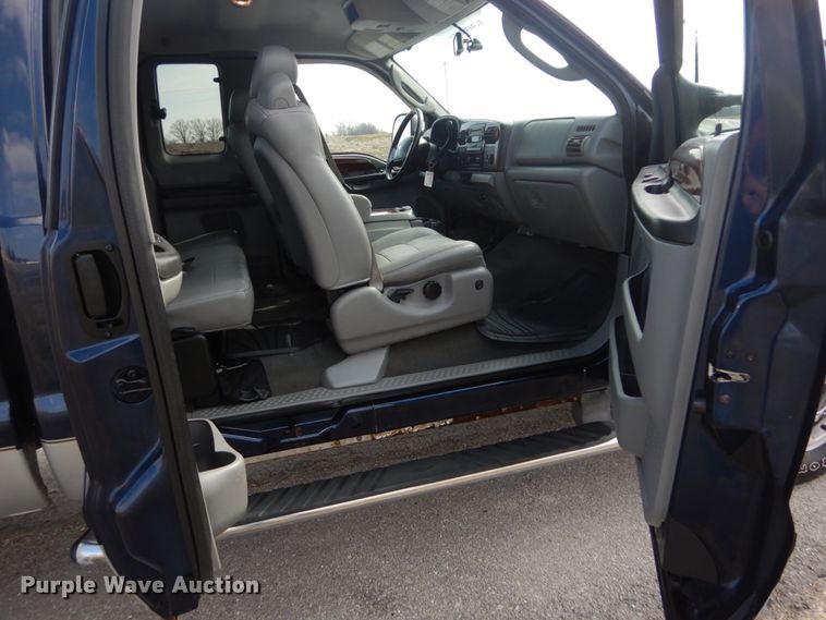 image for item GT9658 2006 Ford F250 Super Duty Lariat  SuperCab pickup truck