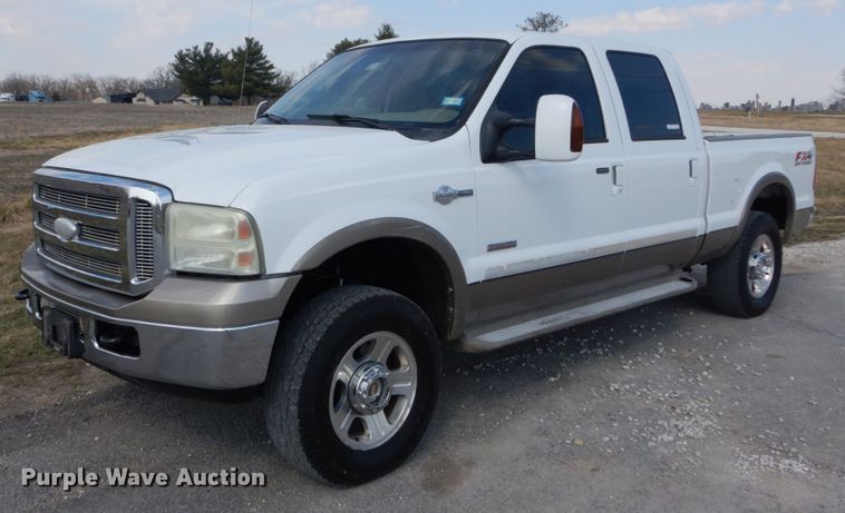 image for item GT9663 2005 Ford F250 Super Duty King Ranch Lariat  Crew Cab pickup truck