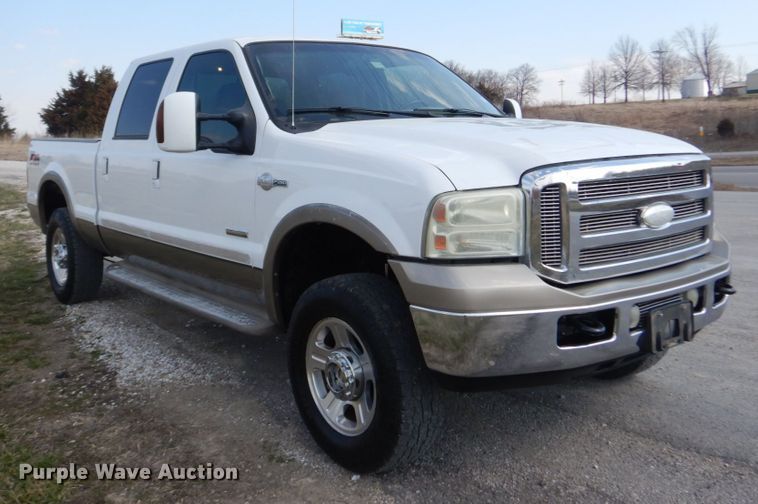 image for item GT9663 2005 Ford F250 Super Duty King Ranch Lariat  Crew Cab pickup truck