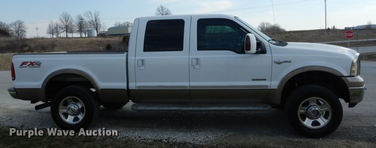 image for item GT9663 2005 Ford F250 Super Duty King Ranch Lariat  Crew Cab pickup truck