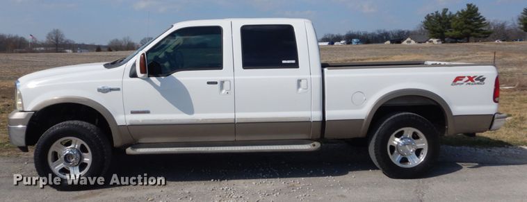 image for item GT9663 2005 Ford F250 Super Duty King Ranch Lariat  Crew Cab pickup truck