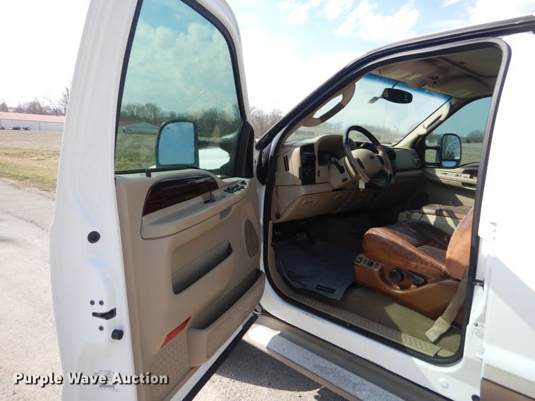 image for item GT9663 2005 Ford F250 Super Duty King Ranch Lariat  Crew Cab pickup truck