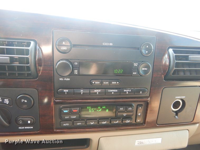 image for item GT9663 2005 Ford F250 Super Duty King Ranch Lariat  Crew Cab pickup truck