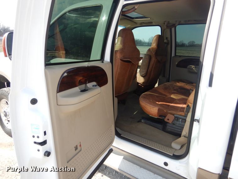 image for item GT9663 2005 Ford F250 Super Duty King Ranch Lariat  Crew Cab pickup truck