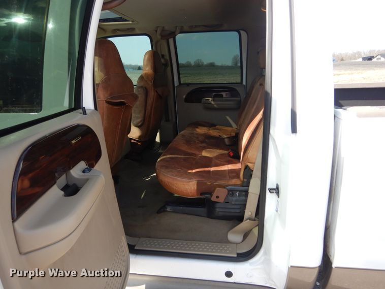 image for item GT9663 2005 Ford F250 Super Duty King Ranch Lariat  Crew Cab pickup truck