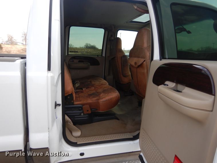 image for item GT9663 2005 Ford F250 Super Duty King Ranch Lariat  Crew Cab pickup truck