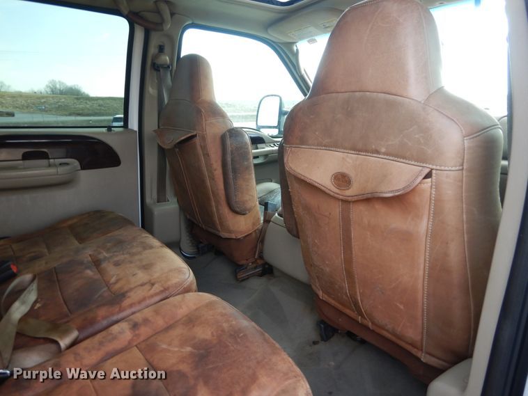 image for item GT9663 2005 Ford F250 Super Duty King Ranch Lariat  Crew Cab pickup truck