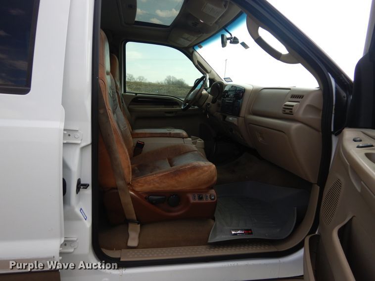 image for item GT9663 2005 Ford F250 Super Duty King Ranch Lariat  Crew Cab pickup truck