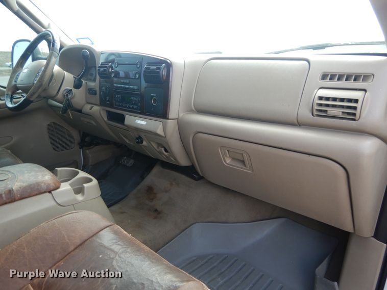 image for item GT9663 2005 Ford F250 Super Duty King Ranch Lariat  Crew Cab pickup truck