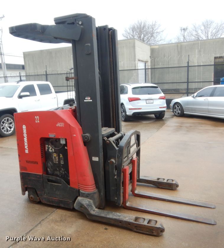 image for item HG9964 Raymond 740 DR32TT  forklift