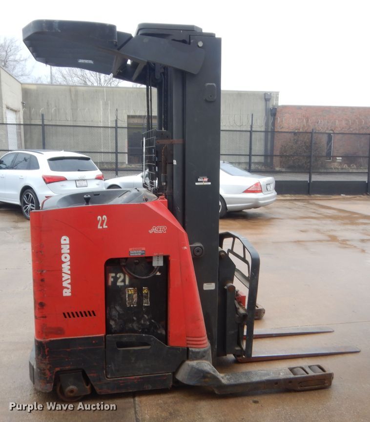 image for item HG9964 Raymond 740 DR32TT  forklift