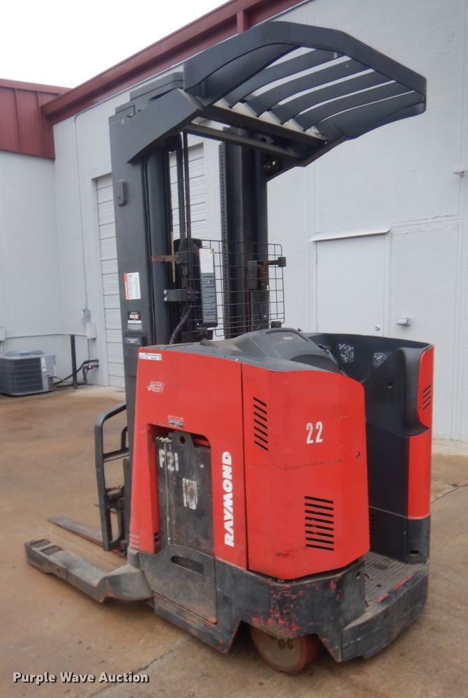 image for item HG9964 Raymond 740 DR32TT  forklift
