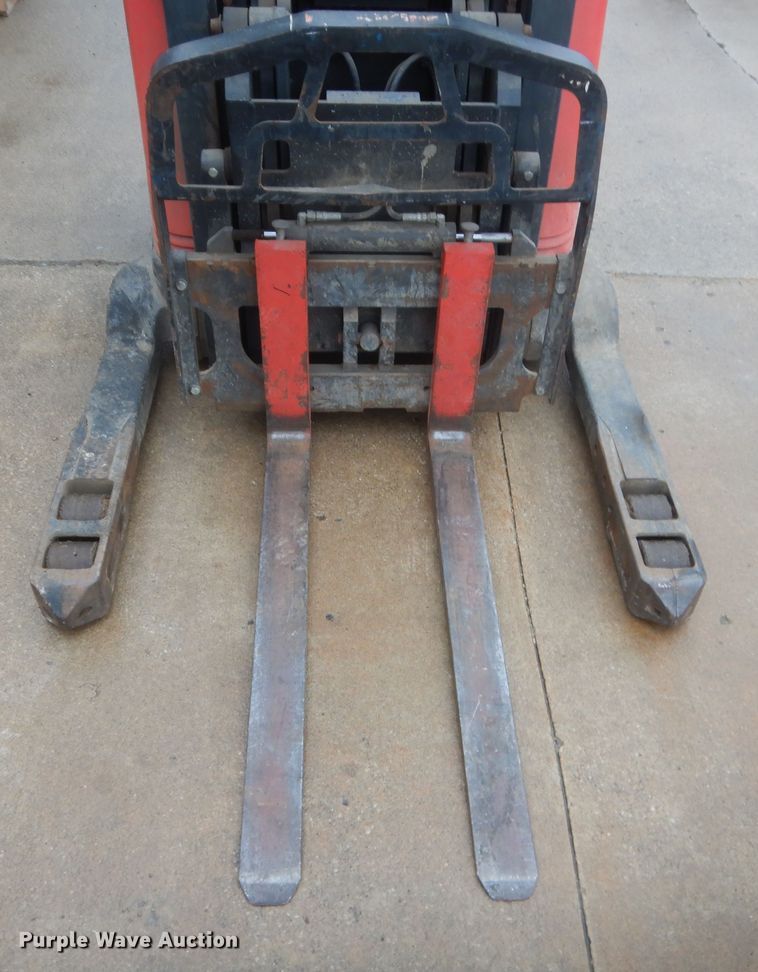 image for item HG9964 Raymond 740 DR32TT  forklift