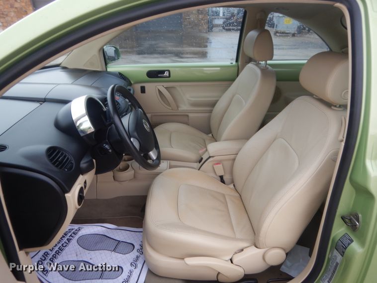 image for item HG9965 2005 Volkswagen Beetle