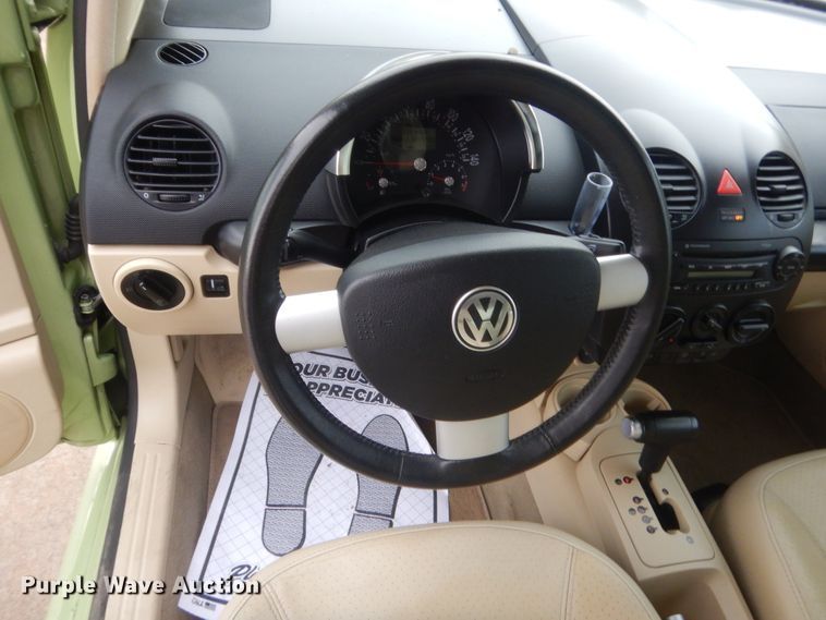 image for item HG9965 2005 Volkswagen Beetle