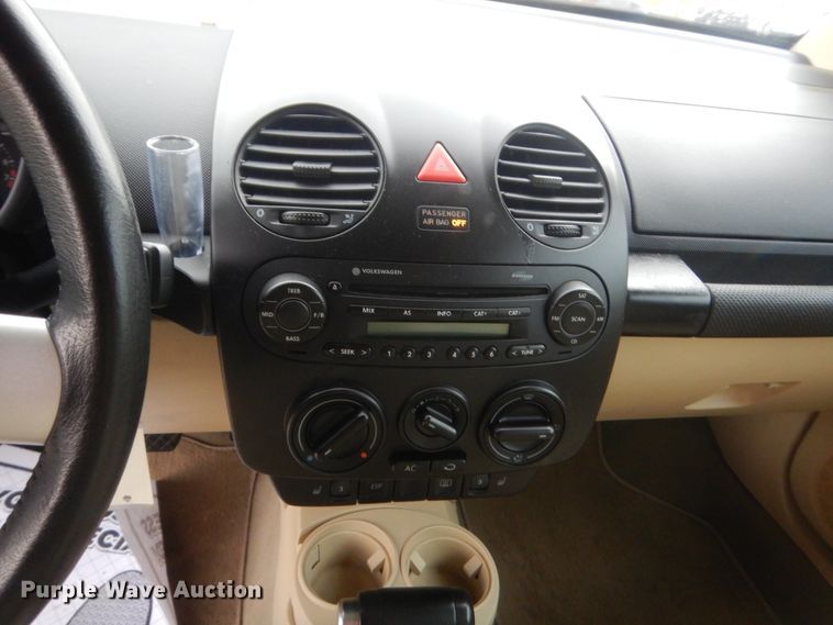 image for item HG9965 2005 Volkswagen Beetle