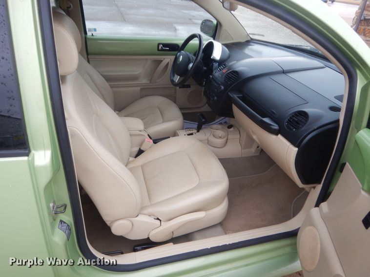 image for item HG9965 2005 Volkswagen Beetle