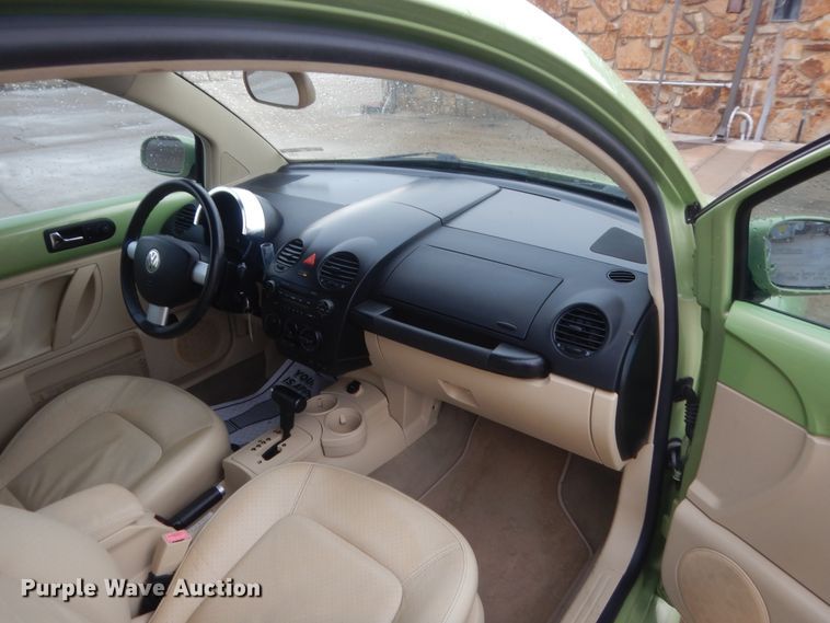 image for item HG9965 2005 Volkswagen Beetle