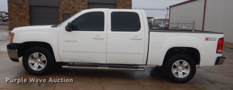 image for item HG9966 2009 GMC Sierra 1500  Crew Cab pickup truck