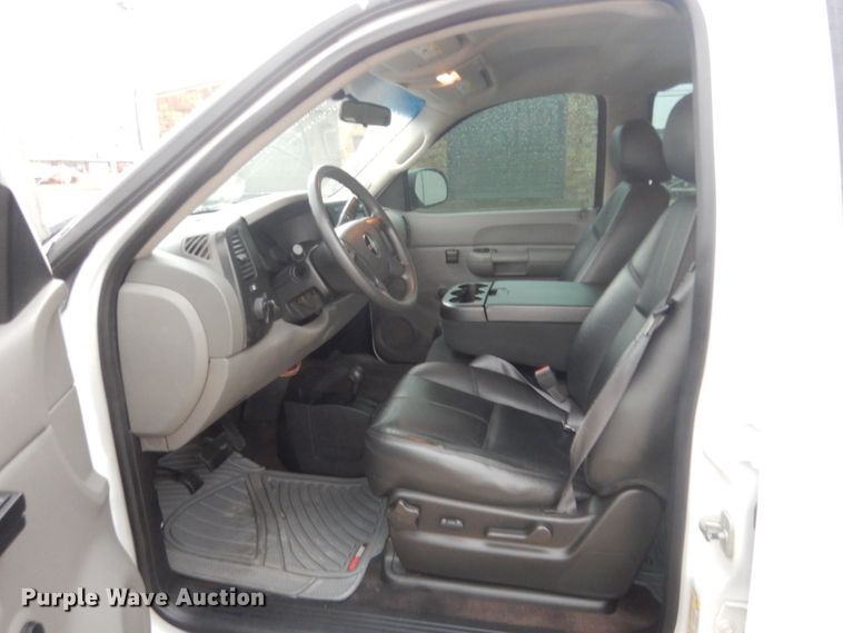 image for item HG9966 2009 GMC Sierra 1500  Crew Cab pickup truck