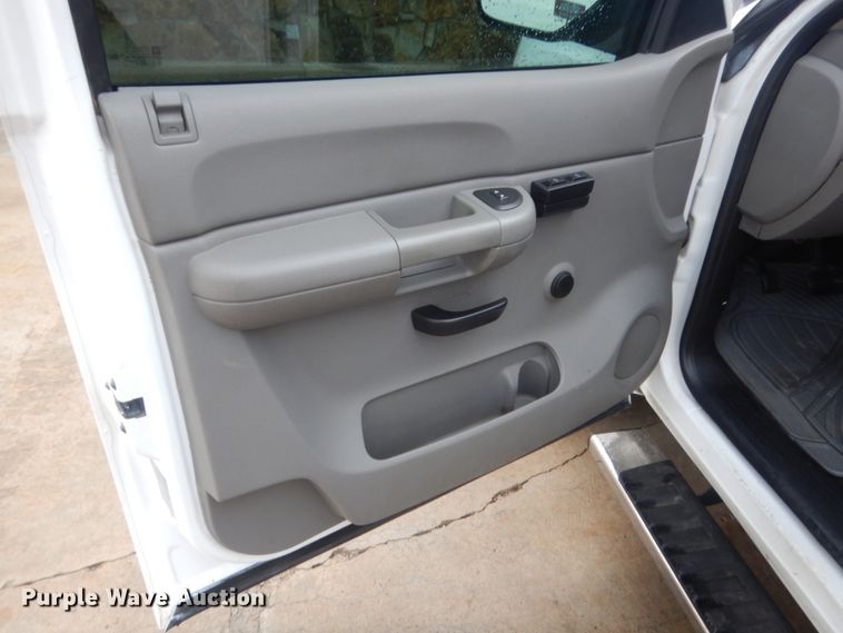 image for item HG9966 2009 GMC Sierra 1500  Crew Cab pickup truck