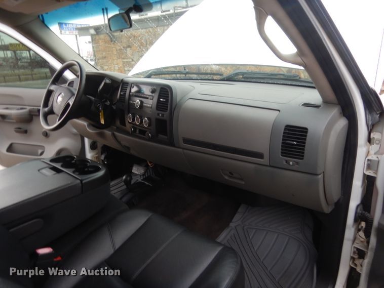 image for item HG9966 2009 GMC Sierra 1500  Crew Cab pickup truck