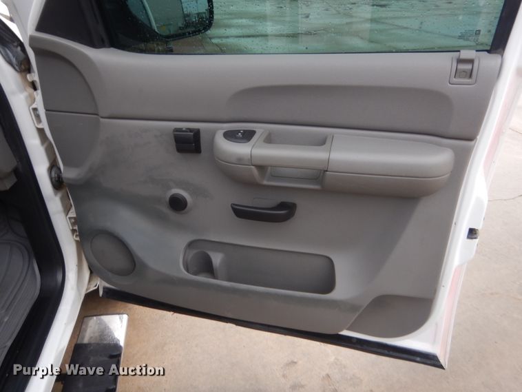 image for item HG9966 2009 GMC Sierra 1500  Crew Cab pickup truck