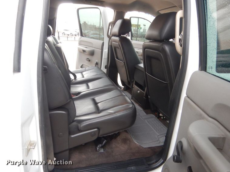 image for item HG9966 2009 GMC Sierra 1500  Crew Cab pickup truck