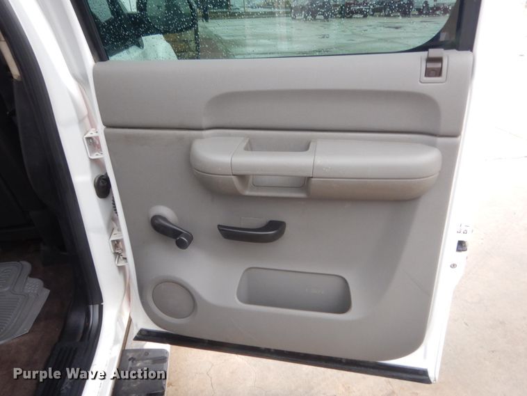 image for item HG9966 2009 GMC Sierra 1500  Crew Cab pickup truck