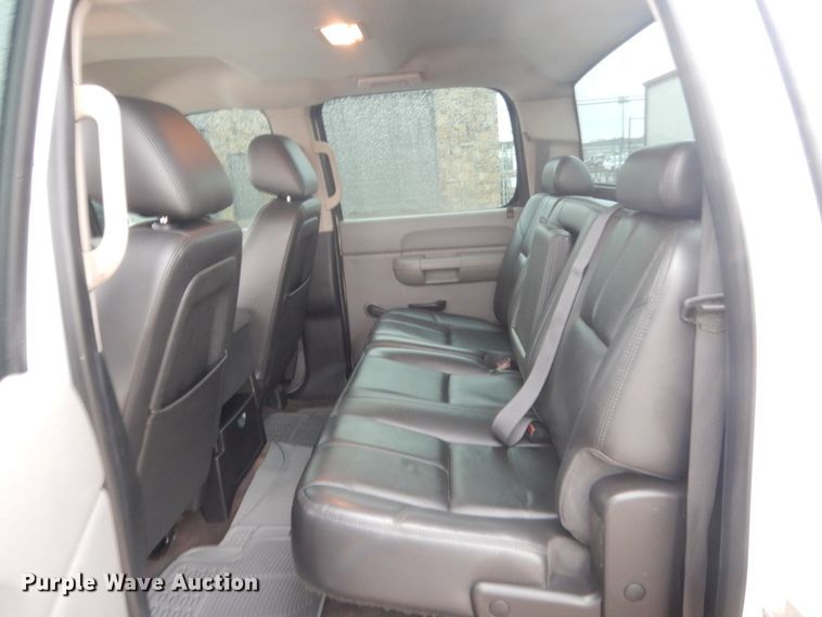 image for item HG9966 2009 GMC Sierra 1500  Crew Cab pickup truck