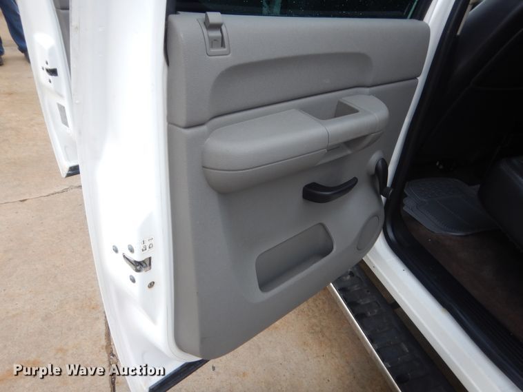 image for item HG9966 2009 GMC Sierra 1500  Crew Cab pickup truck