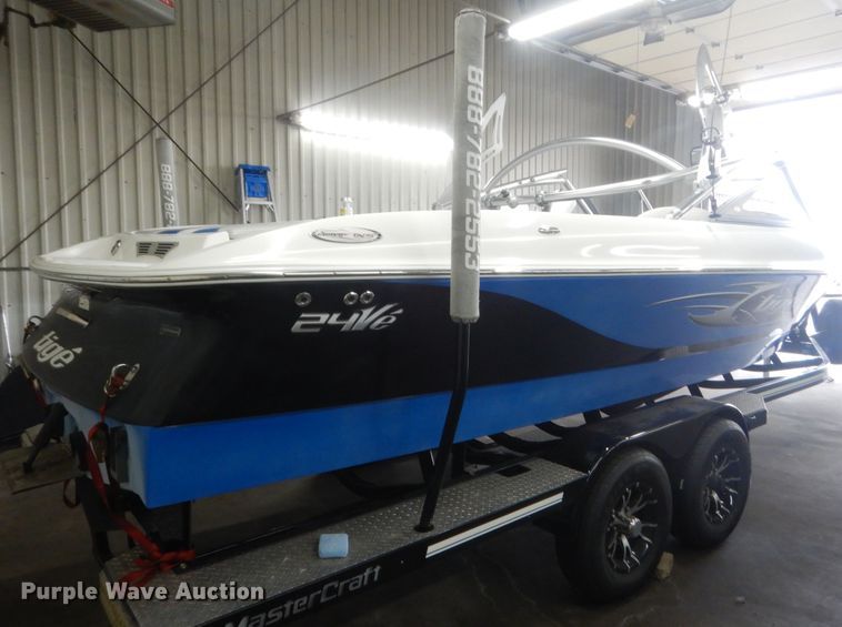 image for item HG9968 2006  Tige 24Ve boat