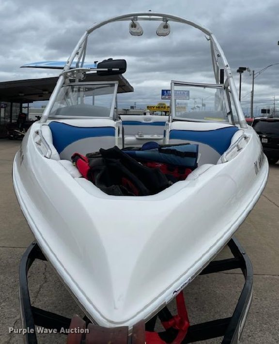 image for item HG9968 2006  Tige 24Ve boat